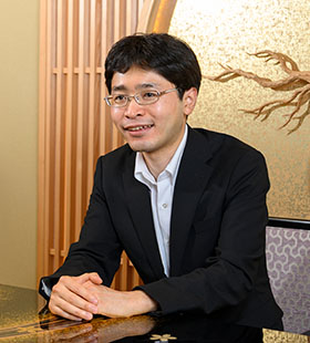 株式会社叙々苑 システム管理部　主任 鮎澤亮佑氏